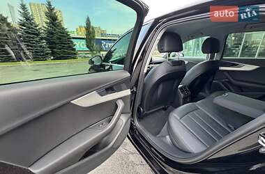 Седан Audi A4 2022 в 