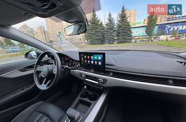 Седан Audi A4 2022 в 