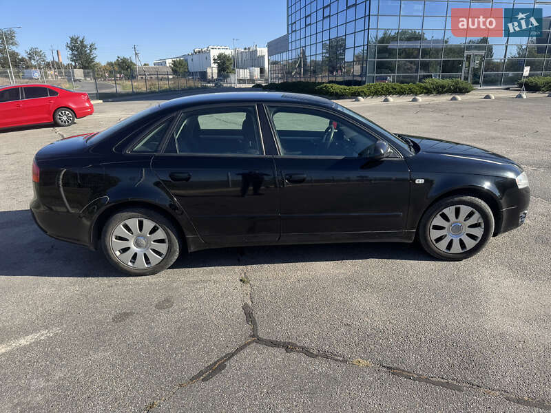 Седан Audi A4 2005 в Днепре