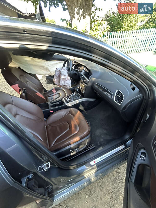 Седан Audi A4 2015 в Ивано-Франковске