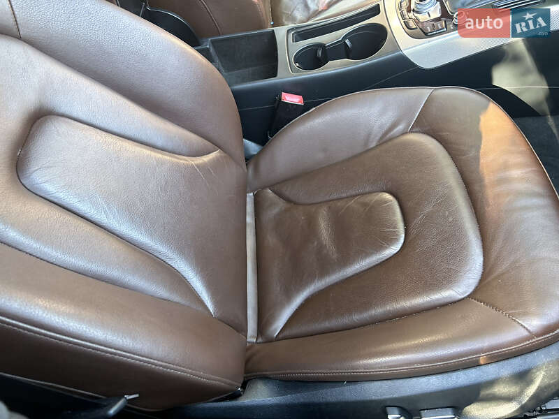 Седан Audi A4 2015 в Ивано-Франковске