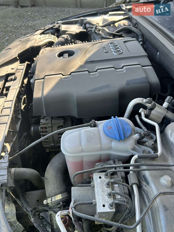 Седан Audi A4 2015 в Ивано-Франковске