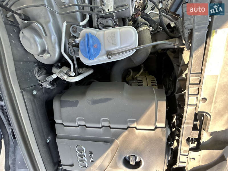 Седан Audi A4 2015 в Ивано-Франковске