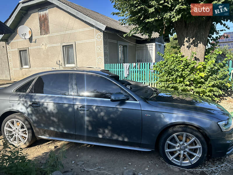 Седан Audi A4 2015 в Ивано-Франковске
