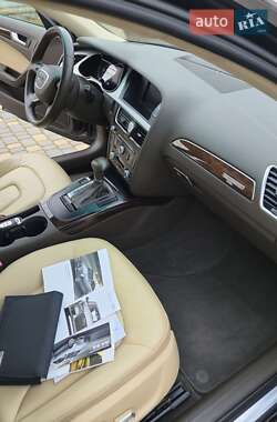 Седан Audi A4 2015 в 