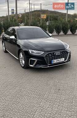 Седан Audi A4 2023 в Полтаві