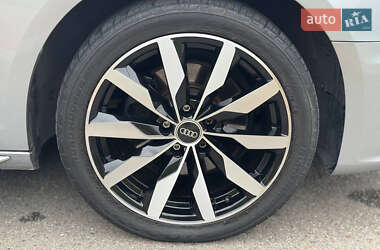 Седан Audi A4 2021 в 