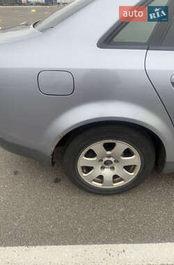 Седан Audi A4 2004 в 