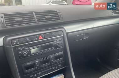Седан Audi A4 2004 в 