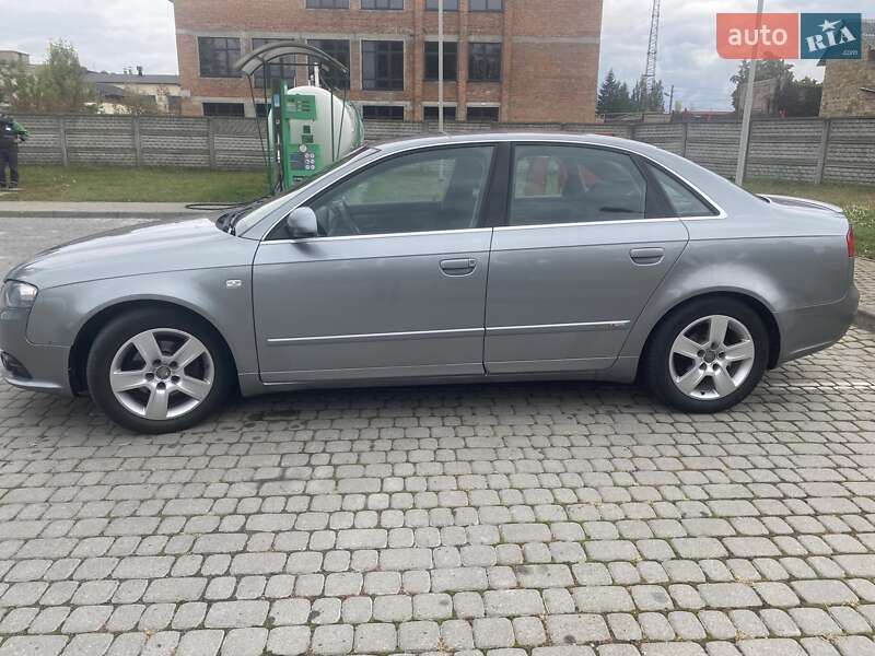 Седан Audi A4 2004 в Коростене