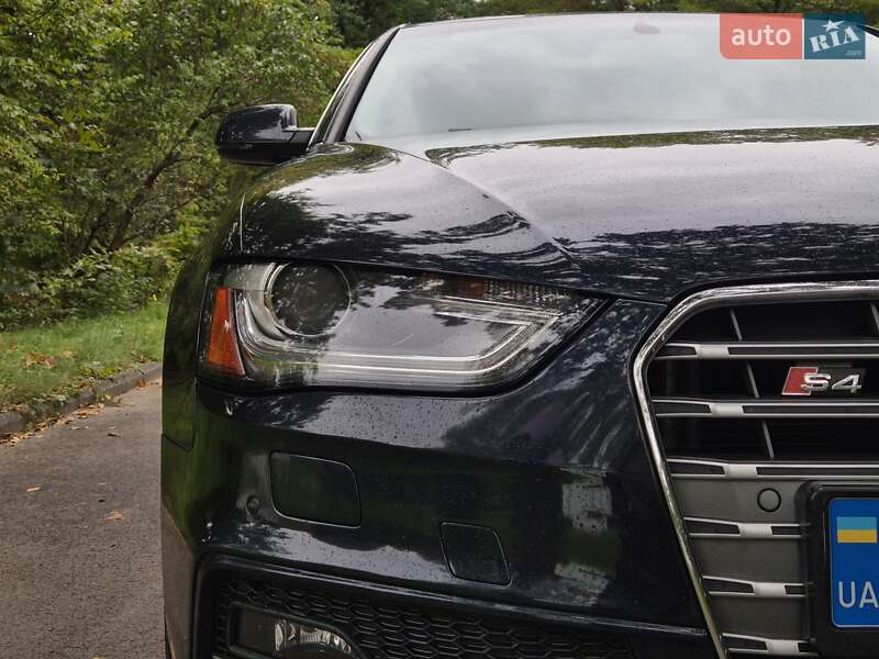 Седан Audi A4 2013 в Киеве