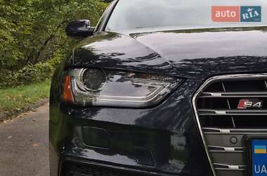 Седан Audi A4 2013 в 