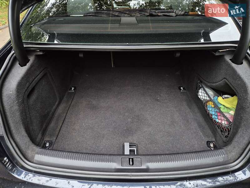 Седан Audi A4 2013 в Киеве