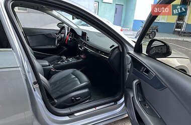 Седан Audi A4 2018 в 