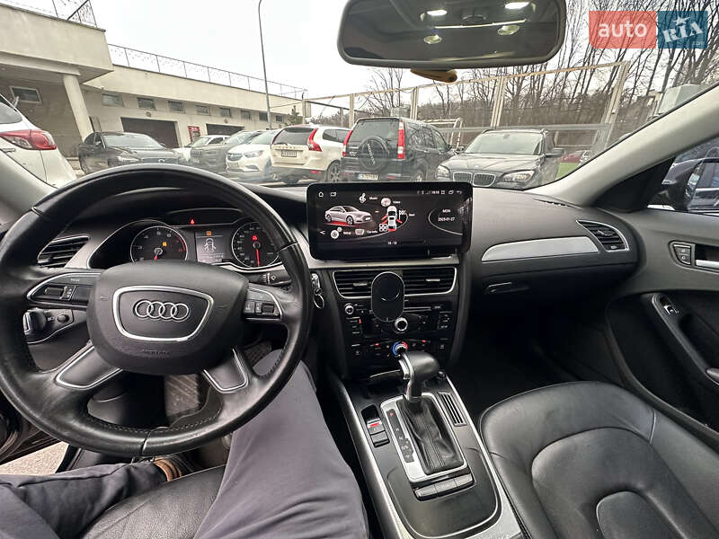 Седан Audi A4 2013 в Шацке