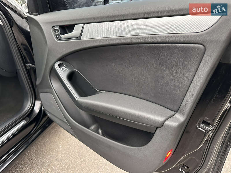 Седан Audi A4 2013 в Шацке
