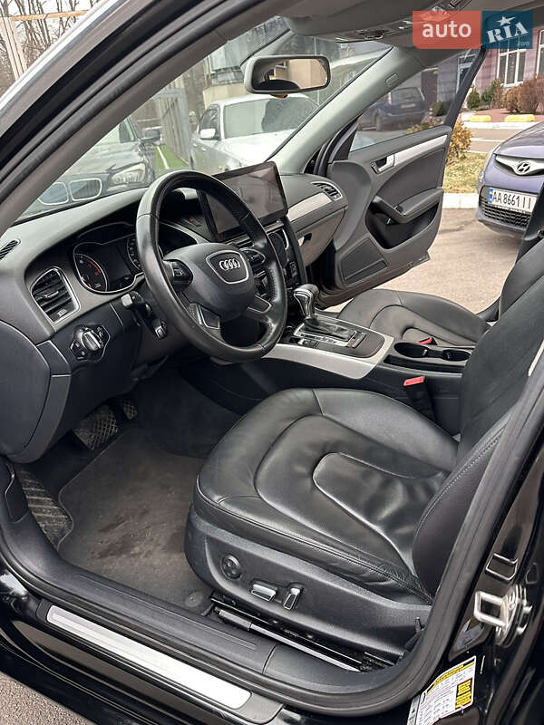 Седан Audi A4 2013 в Шацке