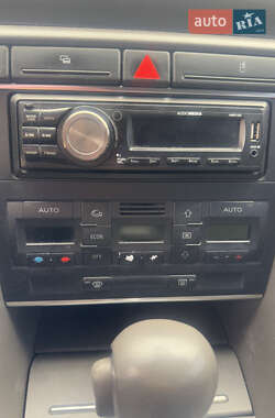 Седан Audi A4 2004 в 