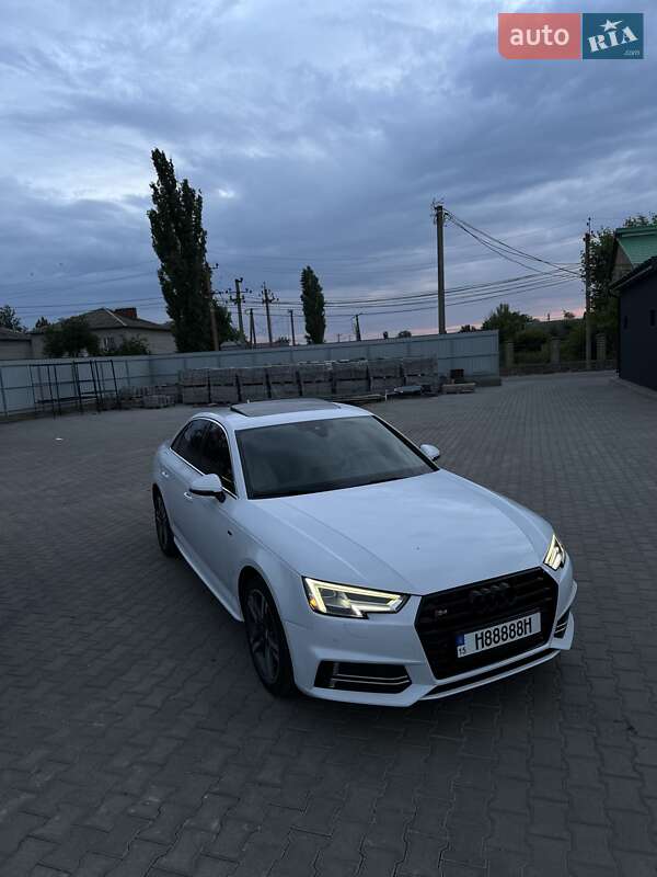Седан Audi A4 2017 в Києві