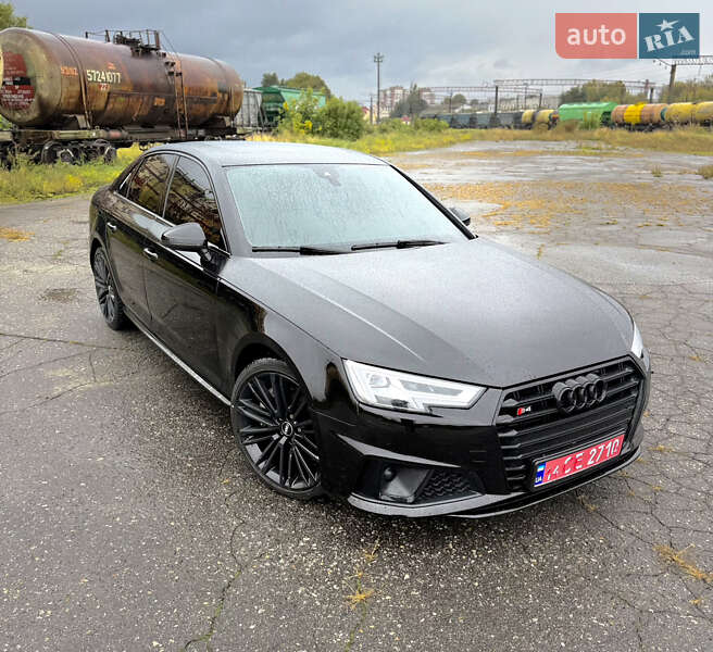 Audi A4 2019