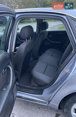 Седан Audi A4 2004 в 