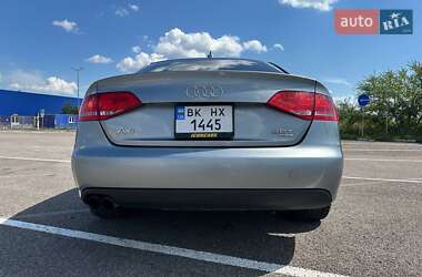 Седан Audi A4 2010 в 