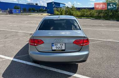 Седан Audi A4 2010 в 