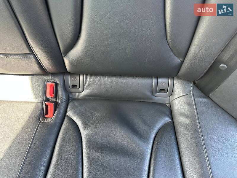 Седан Audi A4 2010 в Ровно