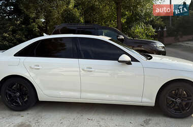 Седан Audi A4 2016 в 