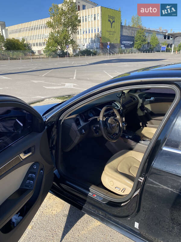 Седан Audi A4 2015 в Івано-Франківську