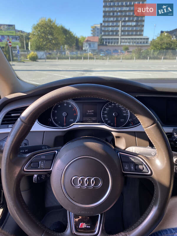 Седан Audi A4 2015 в Івано-Франківську