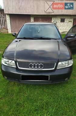 Седан Audi A4 2000 в Луцке
