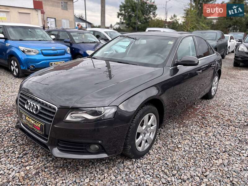 Седан Audi A4 2010 в Коломые