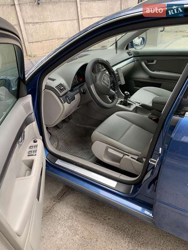 Универсал Audi A4 2004 в Киеве