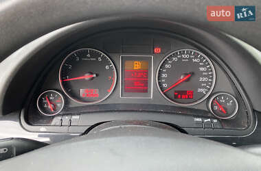 Седан Audi A4 2001 в 