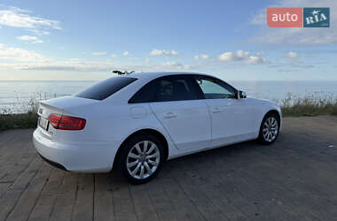 Седан Audi A4 2010 в 
