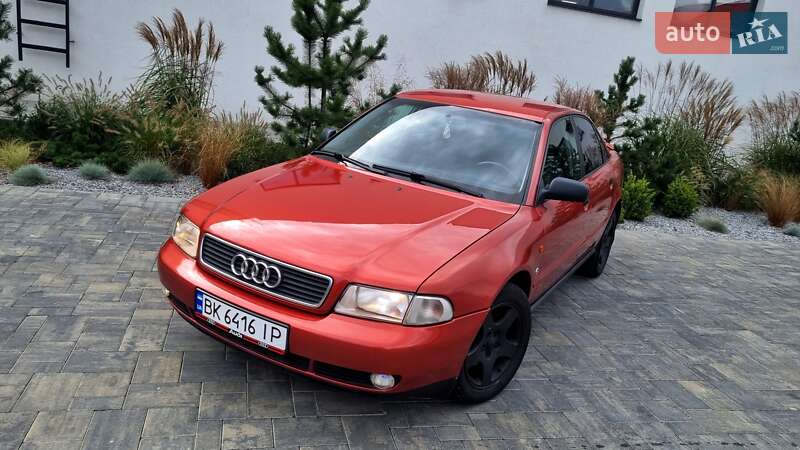 Седан Audi A4 1996 в Луцке