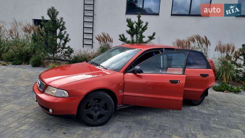 Седан Audi A4 1996 в Луцке