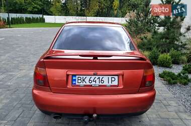 Седан Audi A4 1996 в 