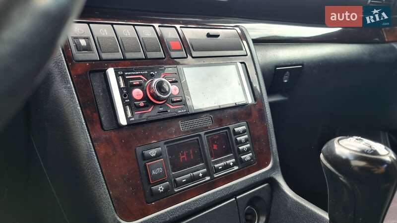 Седан Audi A4 1996 в Луцке