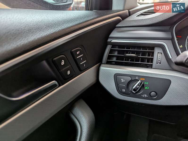 Седан Audi A4 2017 в Києві