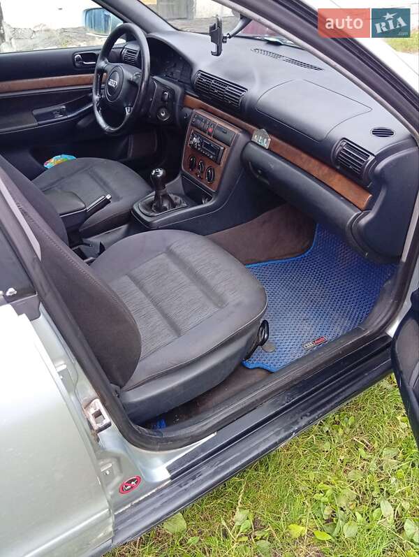 Універсал Audi A4 1997 в Володимирці