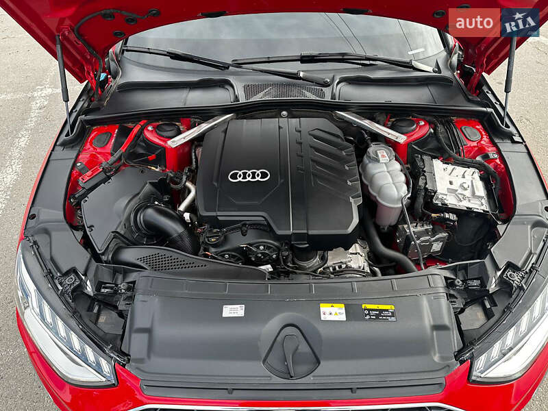 Седан Audi A4 2023 в Яворове
