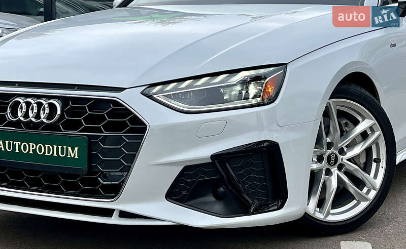 Седан Audi A4 2022 в Киеве
