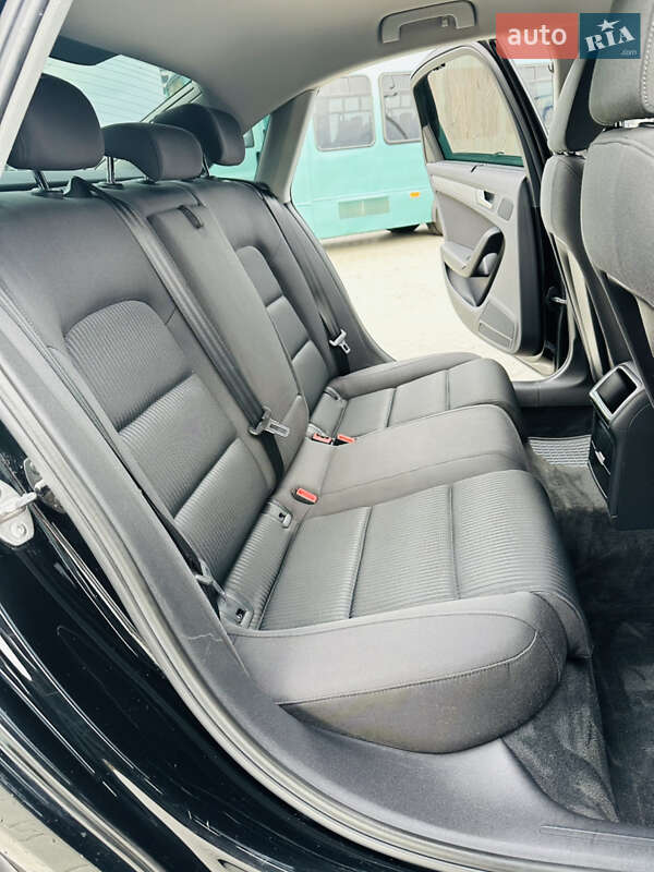 Седан Audi A4 2013 в Киеве