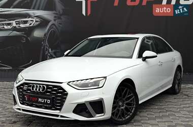 Седан Audi A4 2021 в 