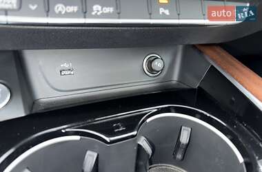 Седан Audi A4 2021 в 