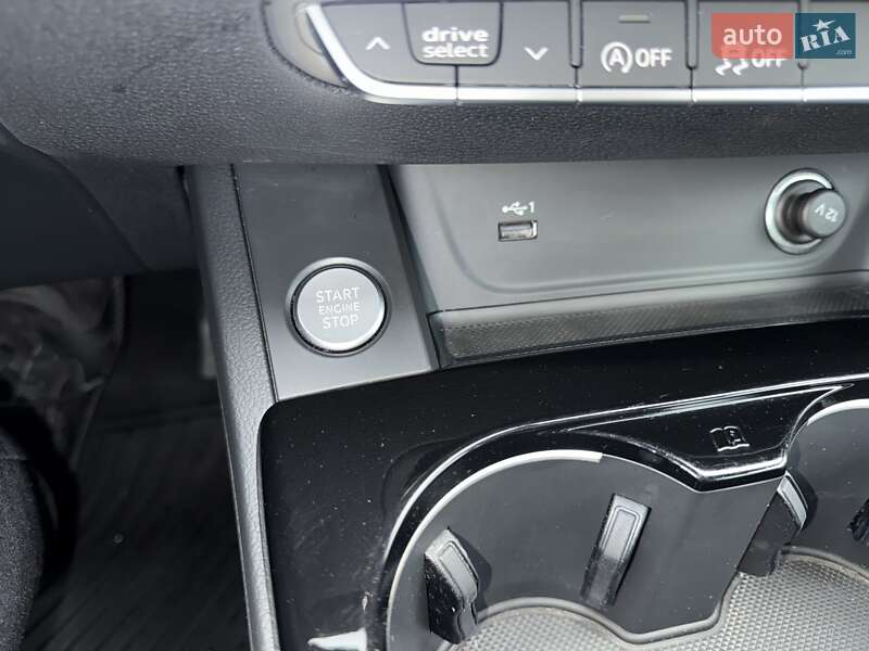 Седан Audi A4 2021 в Львові