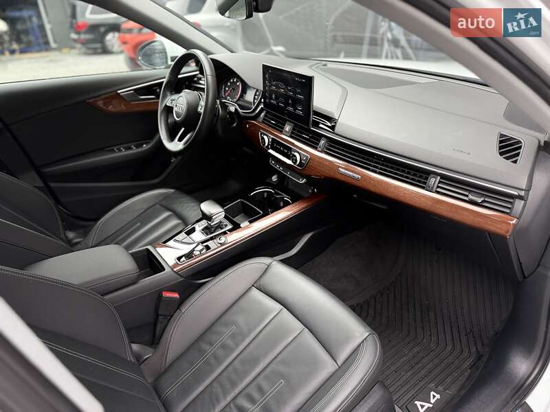 Седан Audi A4 2021 в Львові