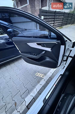 Седан Audi A4 2018 в 